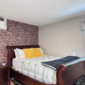 Holiday home E3 Centrally Located In Carytown Fully Fenced
